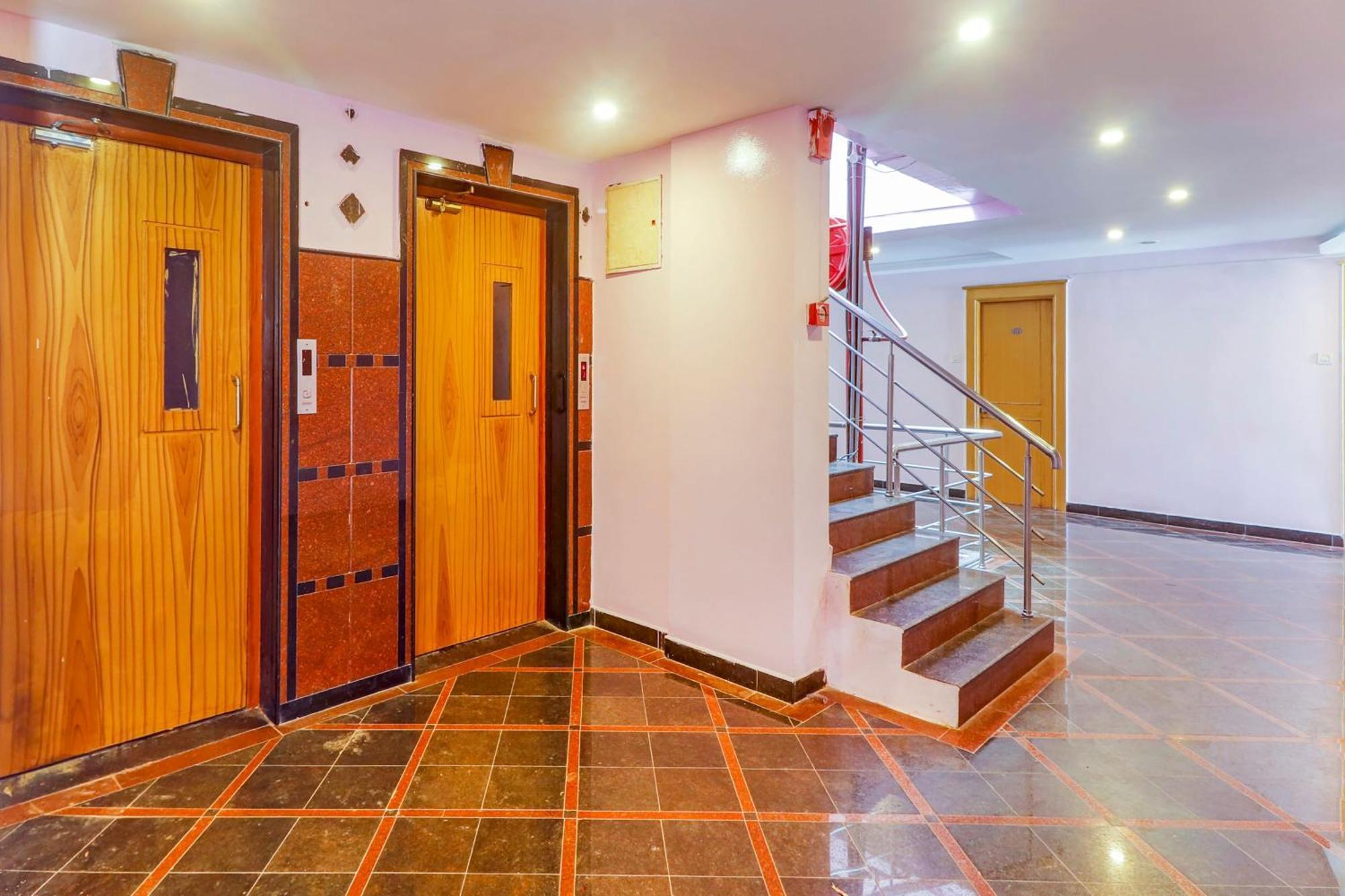 היידראבד Super Collection O 77115 Vaishnavi Palace מראה חיצוני תמונה