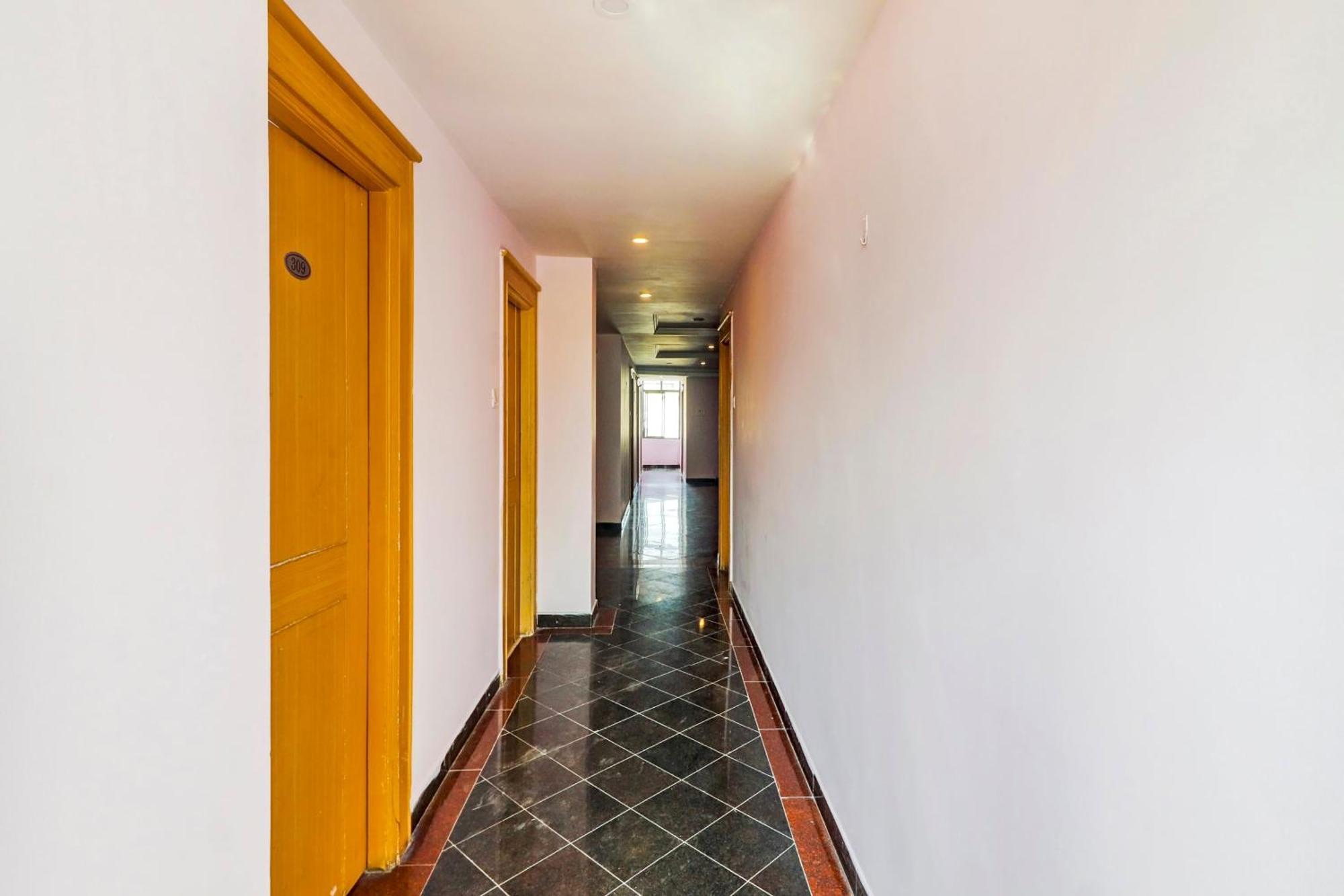 היידראבד Super Collection O 77115 Vaishnavi Palace מראה חיצוני תמונה