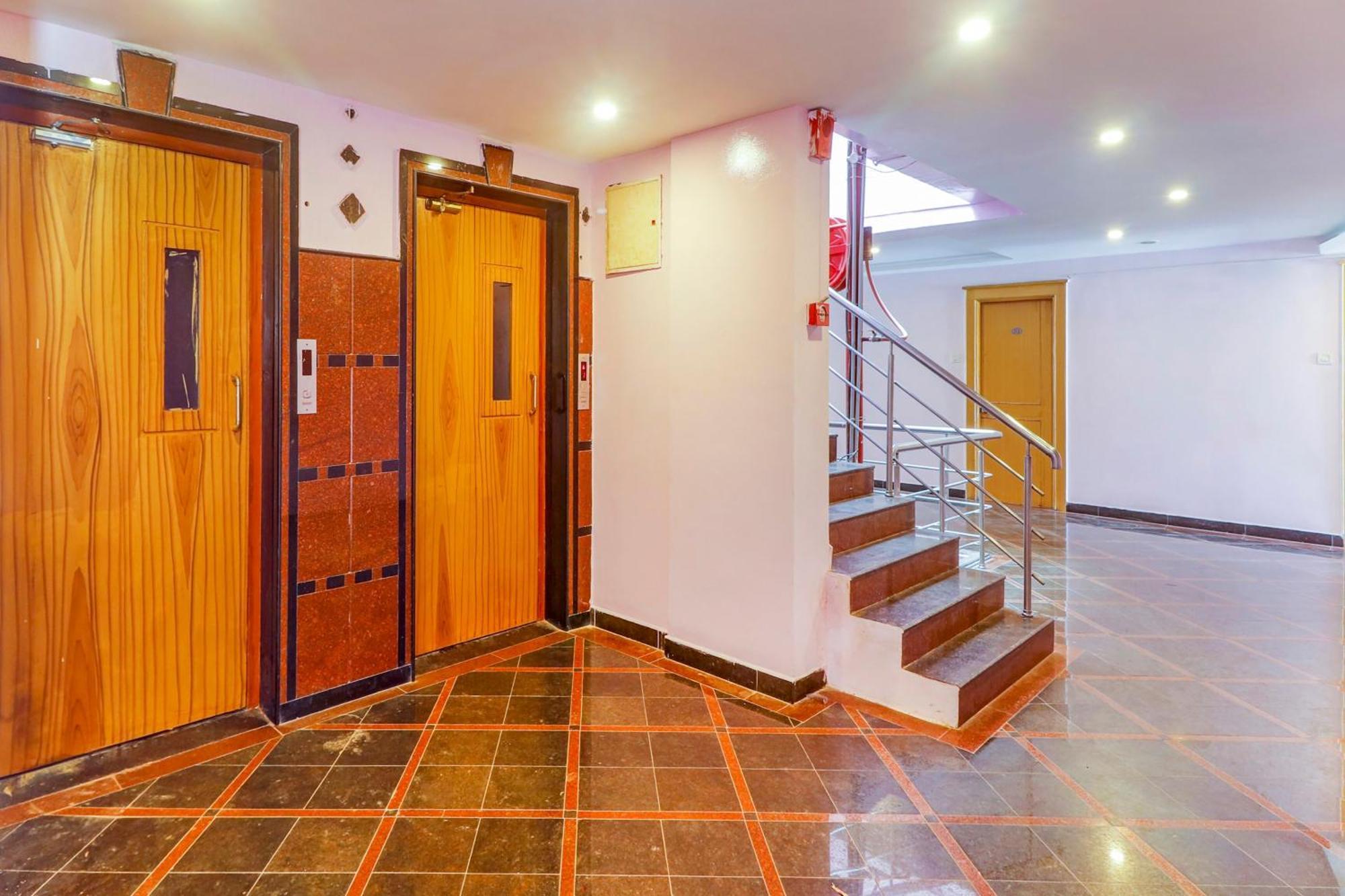 היידראבד Super Collection O 77115 Vaishnavi Palace מראה חיצוני תמונה